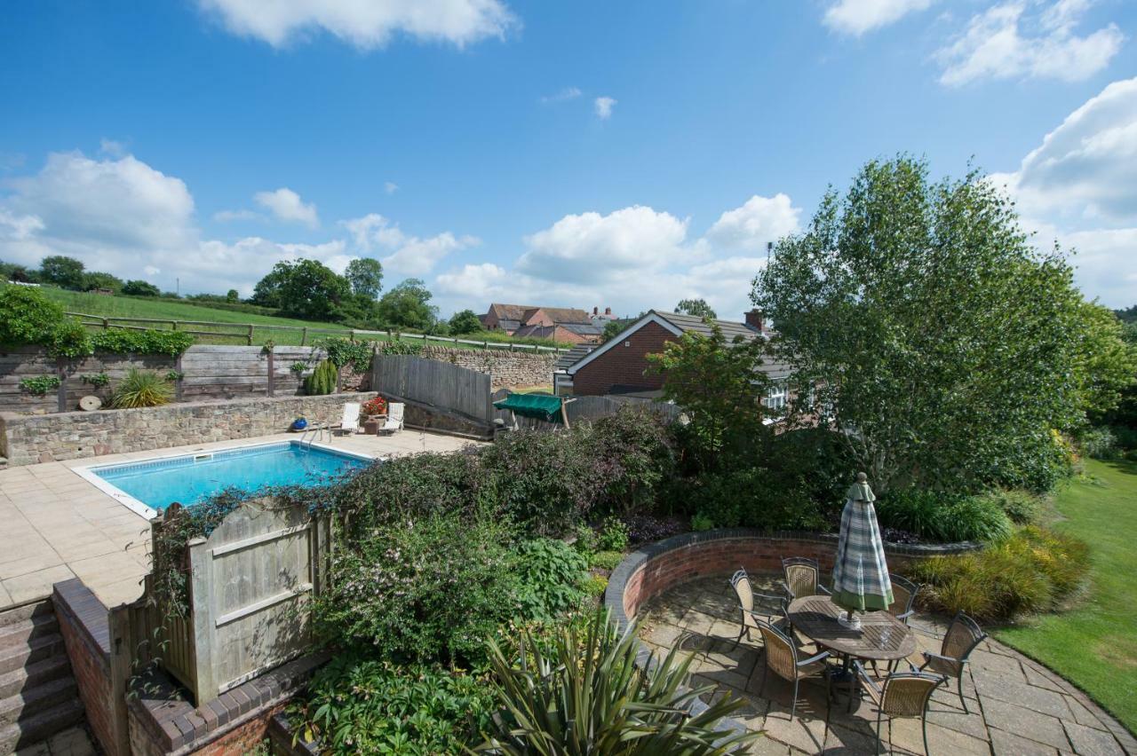 Moreton Hall Farm Bed and Breakfast Newport  Exterior foto